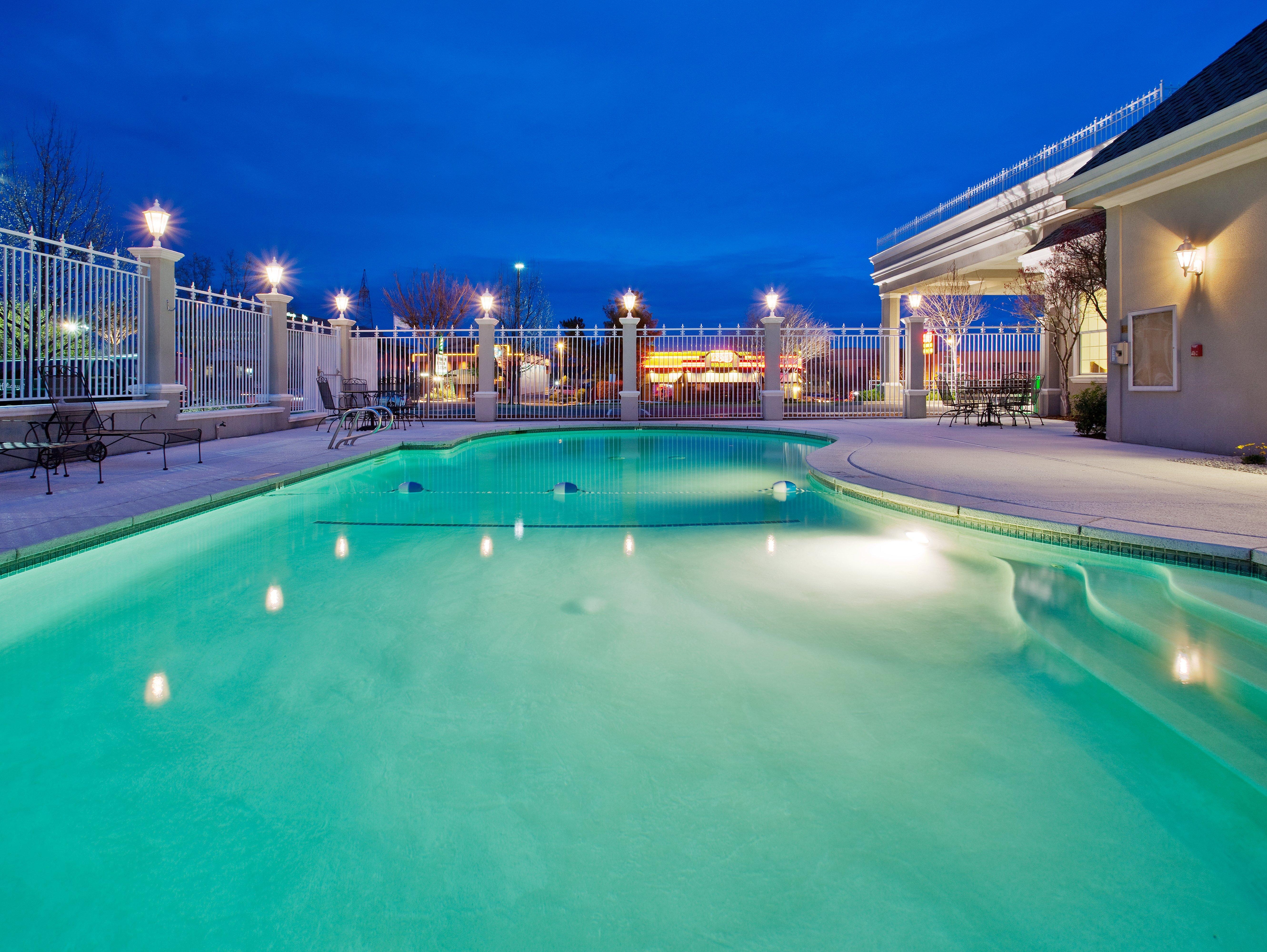 Holiday Inn Redding By Ihg Bagian luar foto