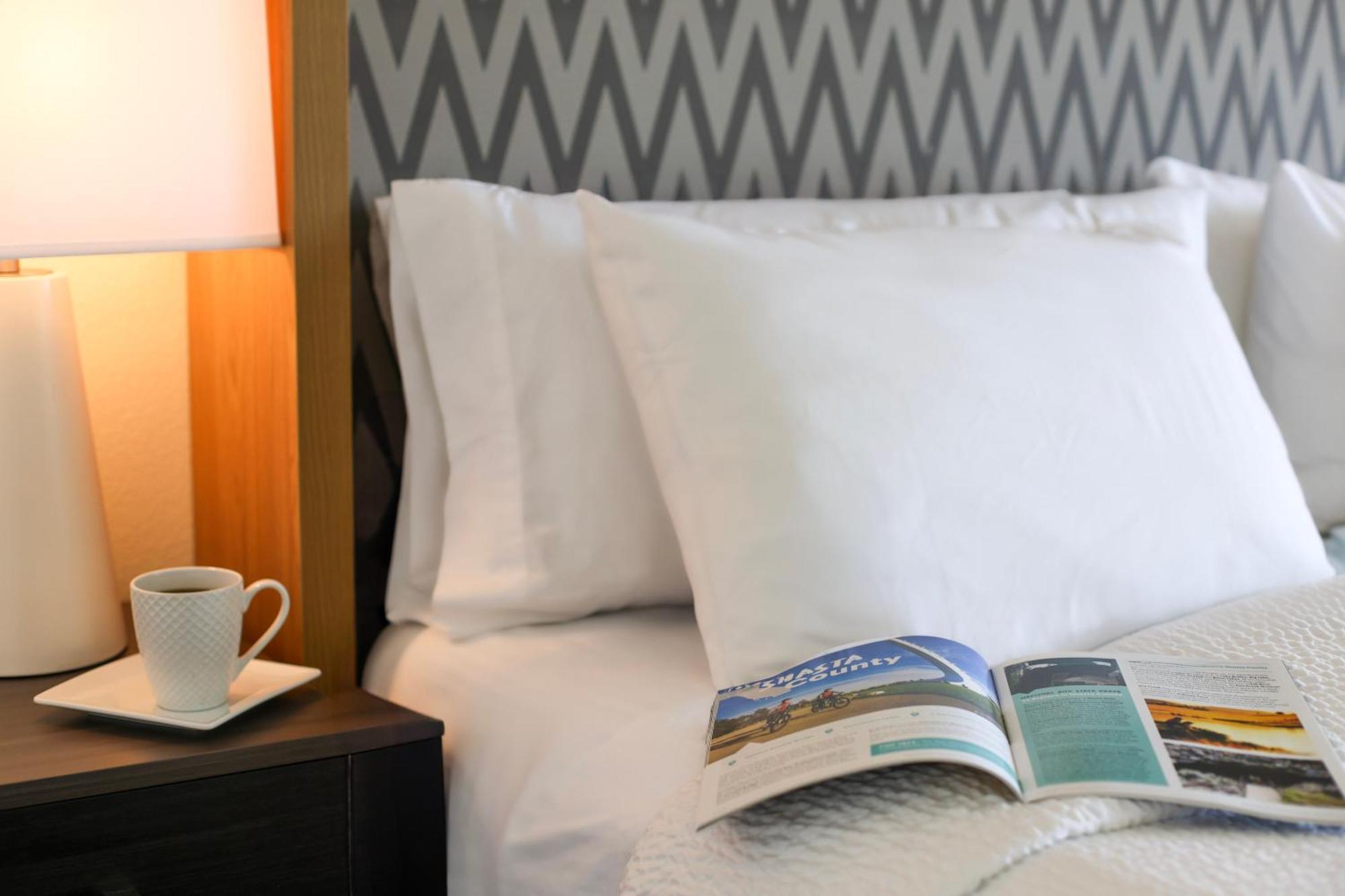 Holiday Inn Redding By Ihg Bagian luar foto