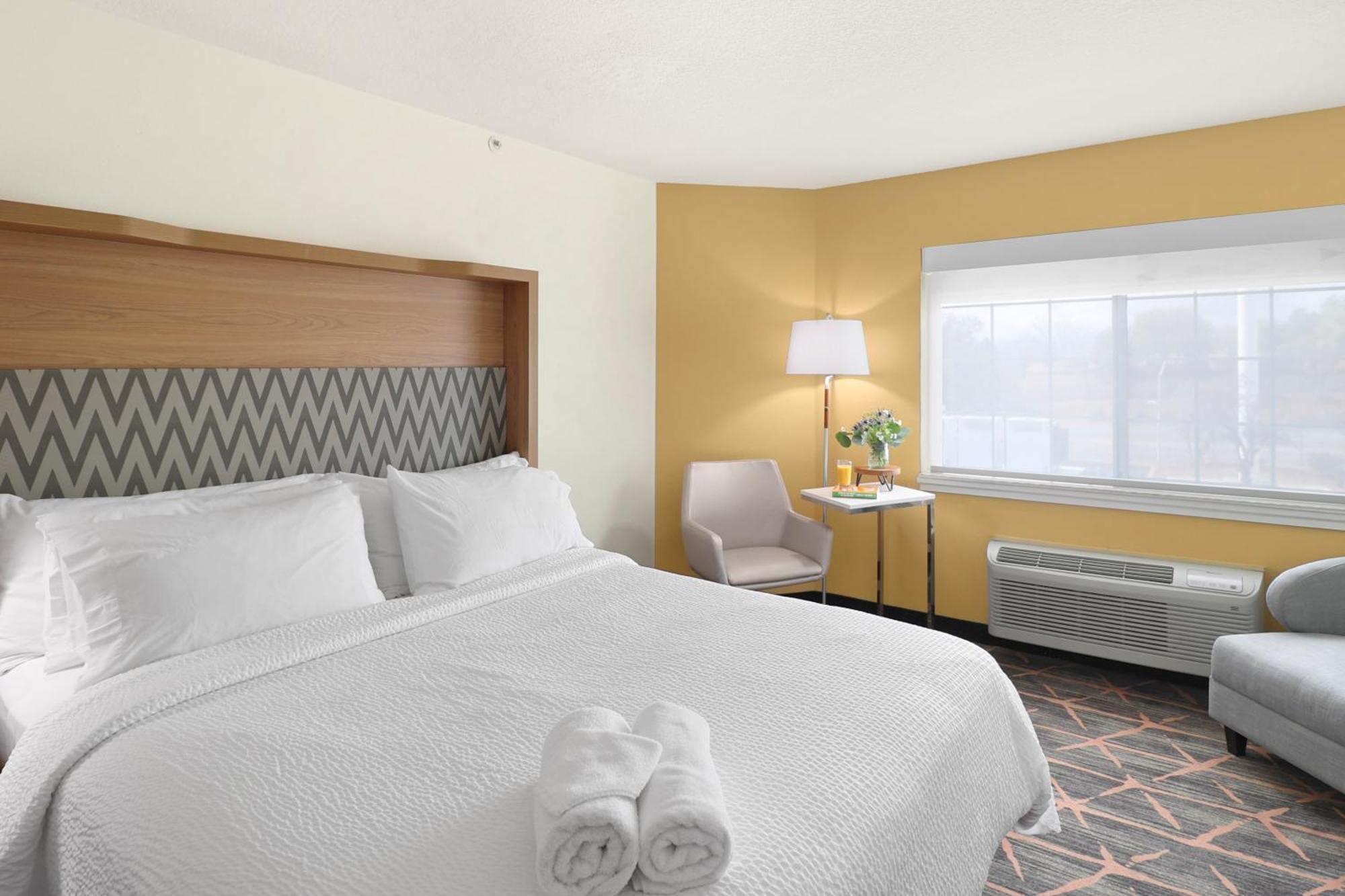 Holiday Inn Redding By Ihg Bagian luar foto