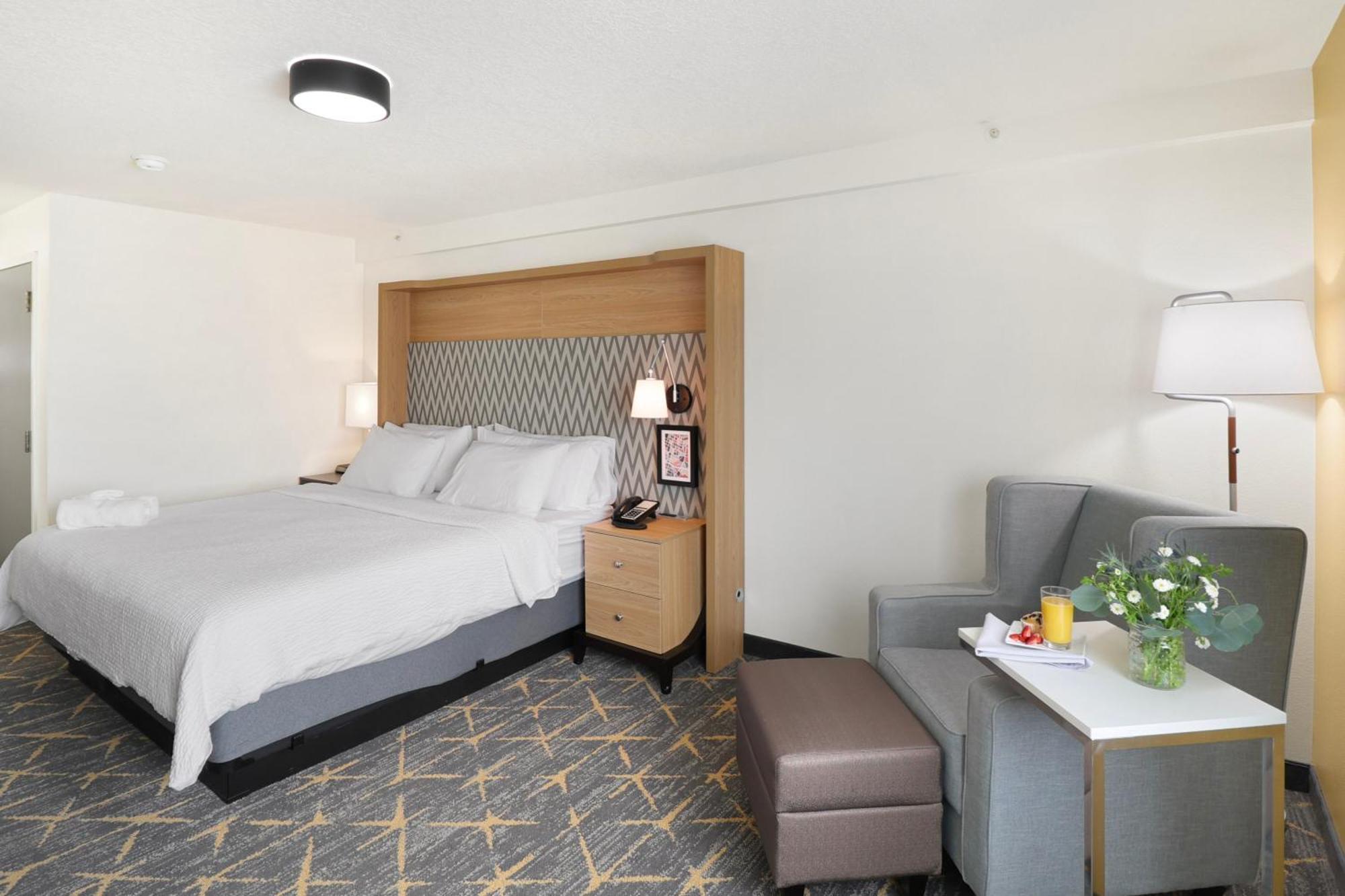 Holiday Inn Redding By Ihg Bagian luar foto
