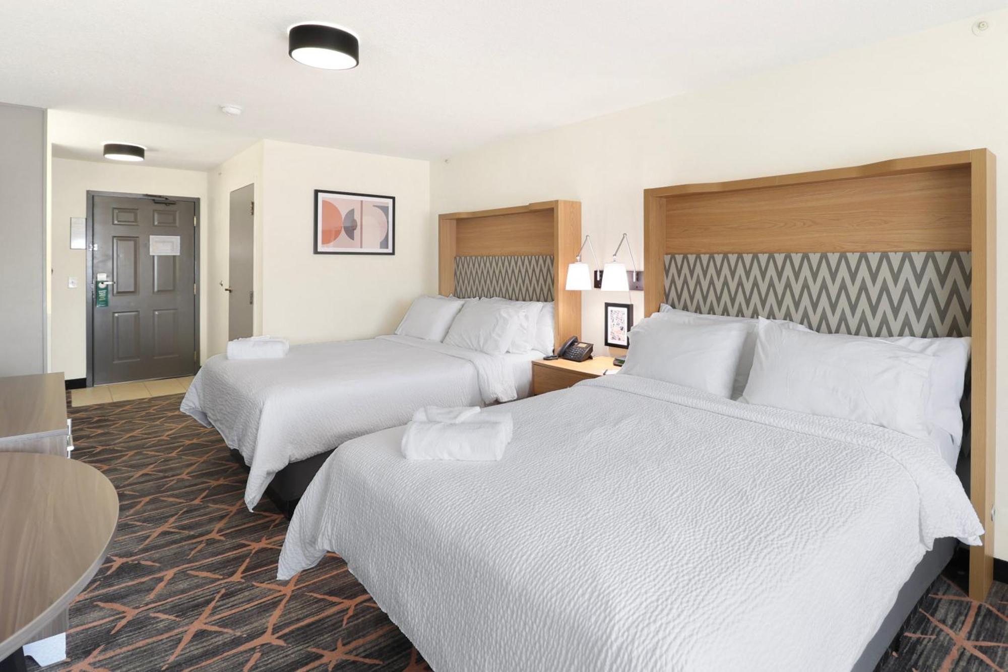 Holiday Inn Redding By Ihg Bagian luar foto
