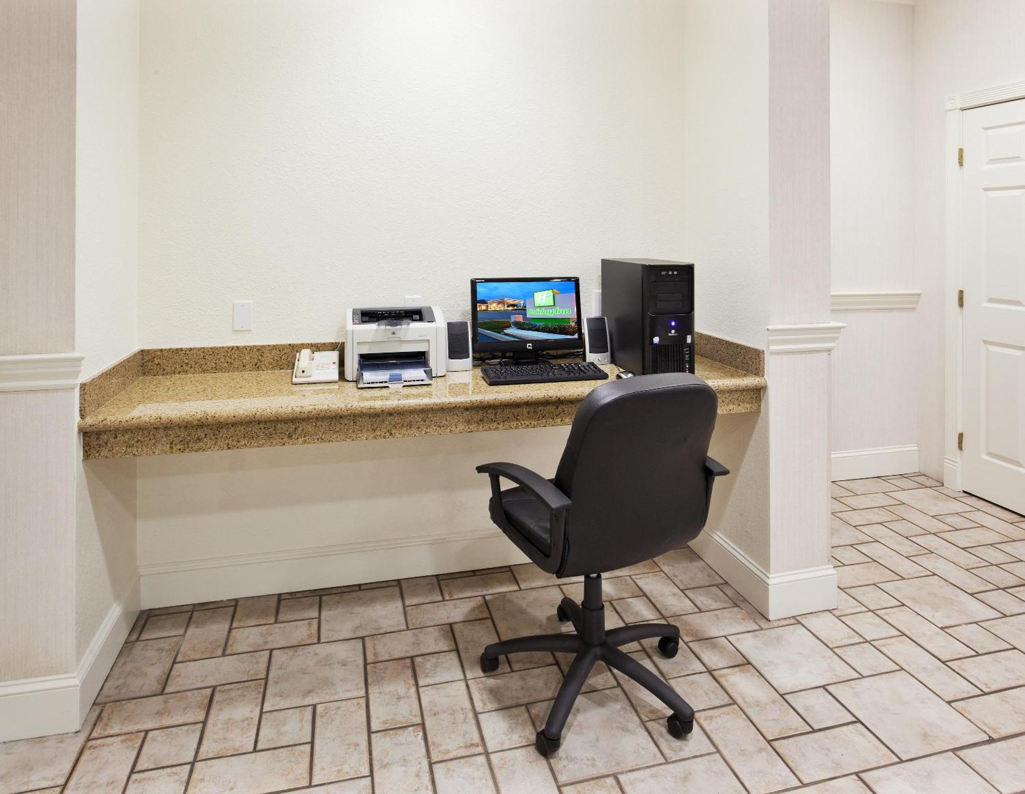 Holiday Inn Redding By Ihg Bagian luar foto