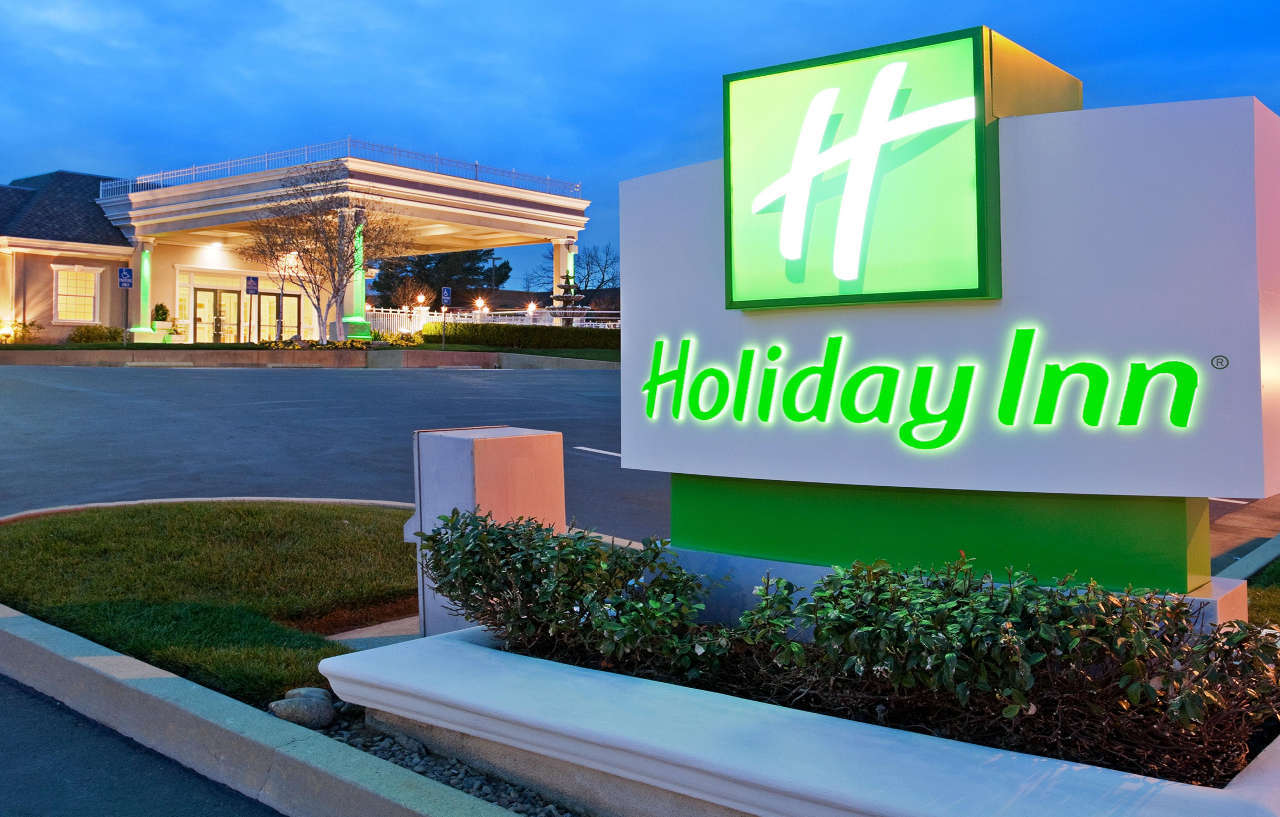 Holiday Inn Redding By Ihg Bagian luar foto